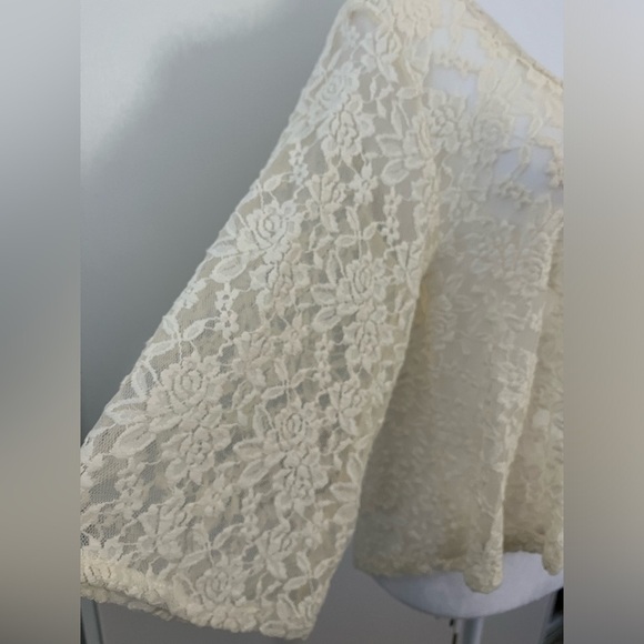 Ivory Lace 3/4 Sleeve Scoop Neck Top Medium - Picture 2 of 6